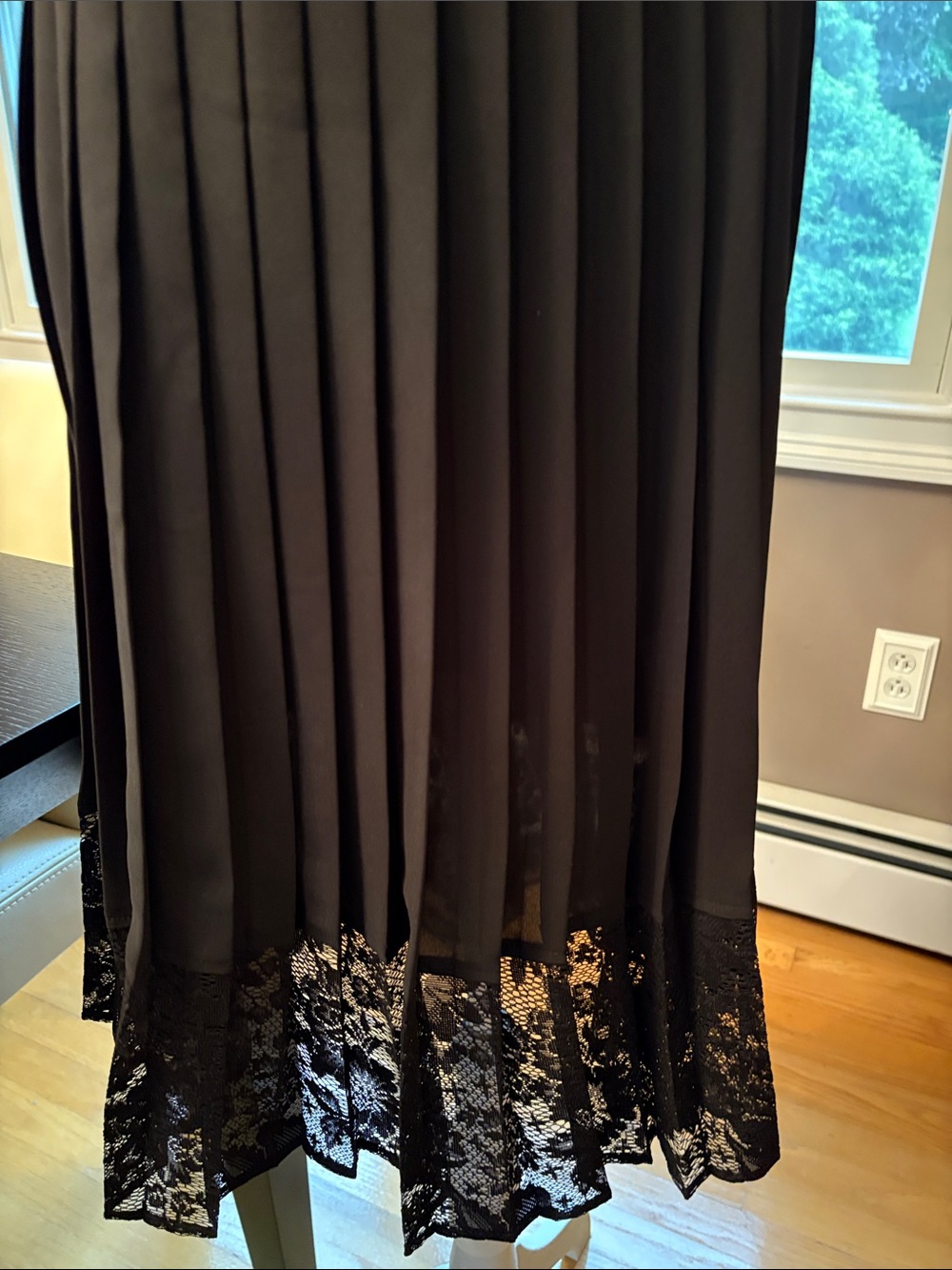 Express Black Pleated Midi Skirt with Lace Trim - Picture 6 of 6